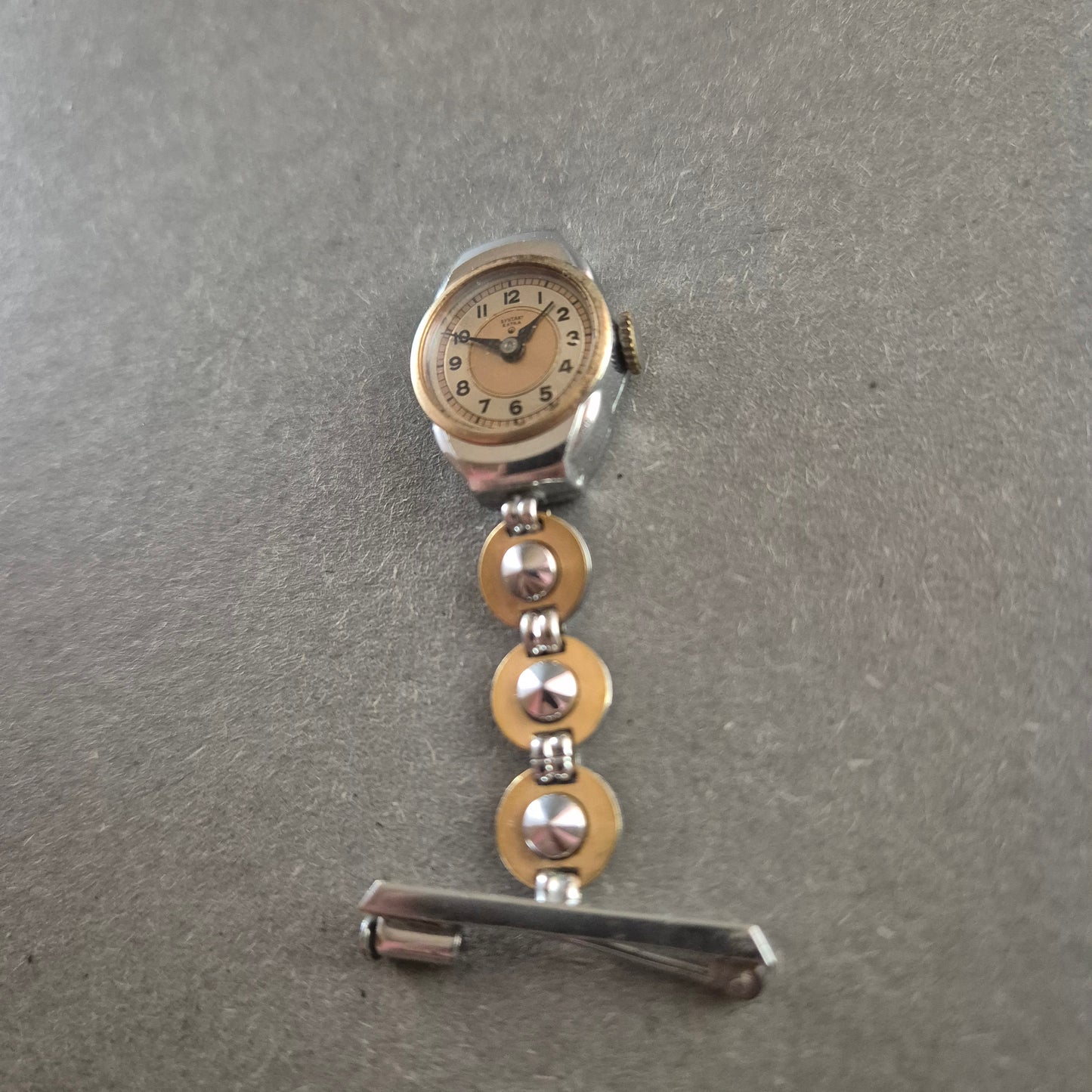 Vintage Syntakt Extra Krankenschwesteruhr – Klassischer Retro-Stil