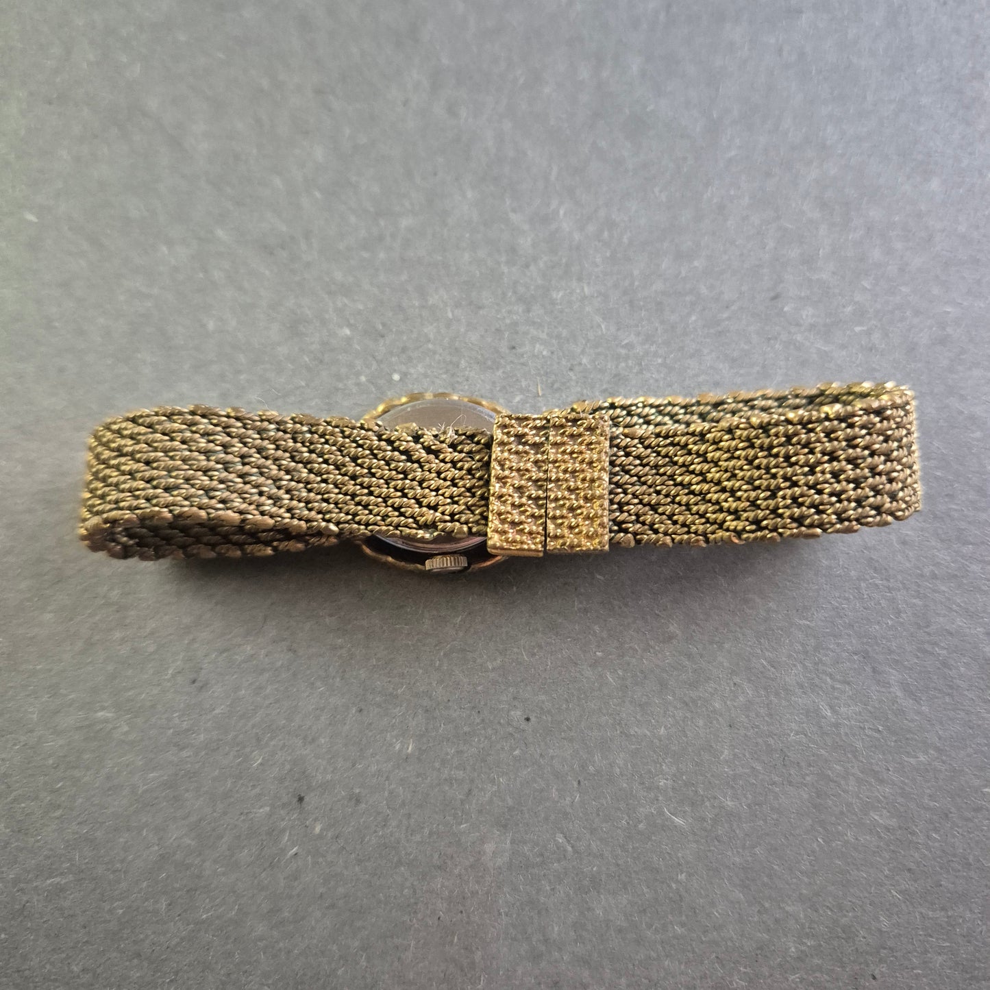 Elegante Provita Damenarmbanduhr – Vintage-Charme mit geflochtenem Armband