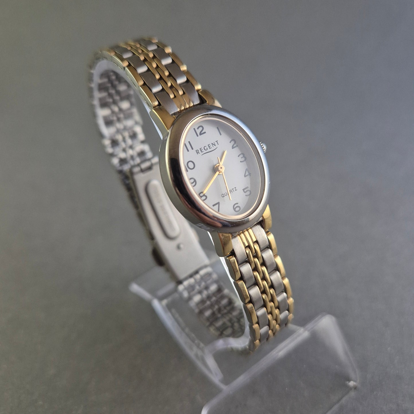 Regent Damenarmbanduhr – Klassische Eleganz in Bicolor-Optik