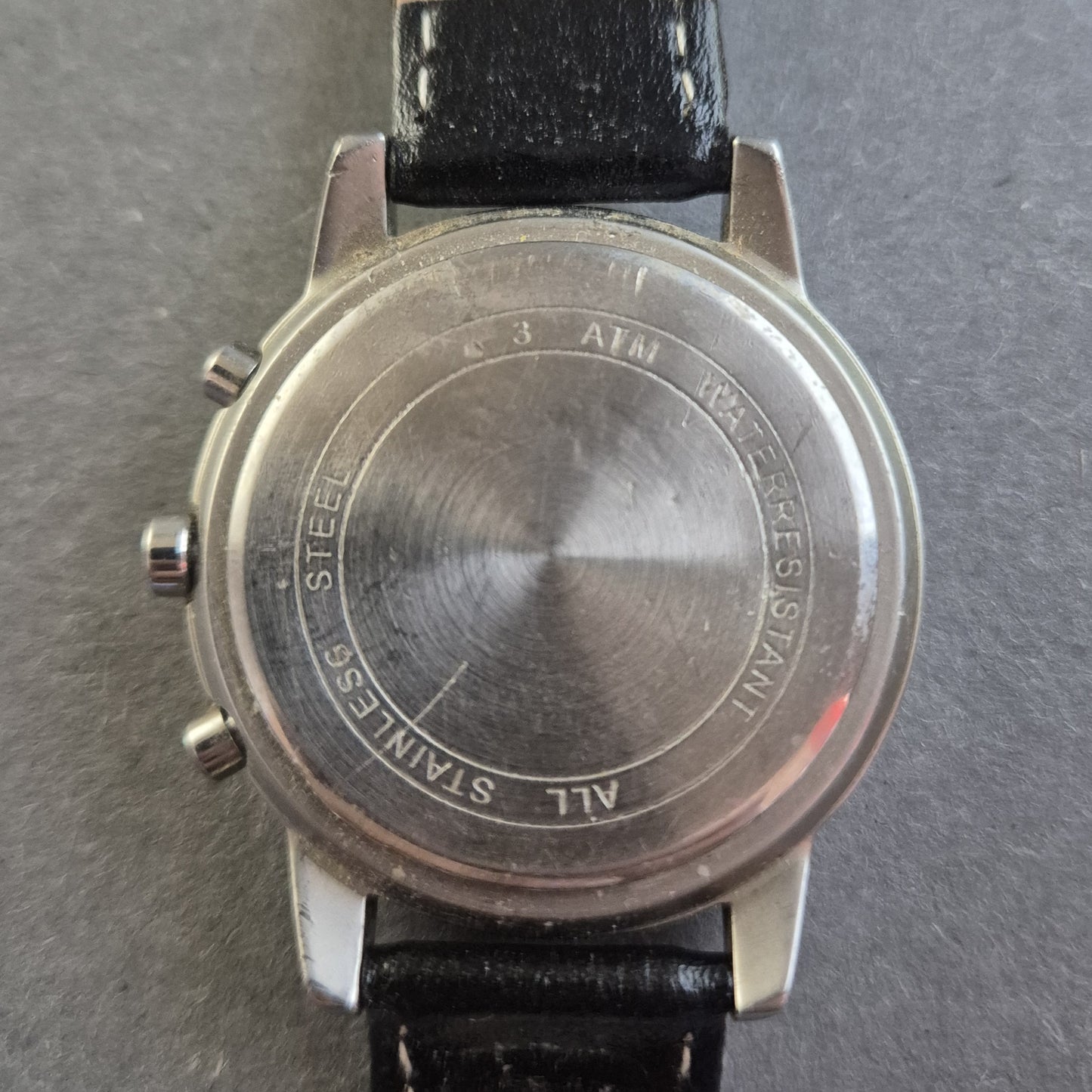 Elegante Perlenkette mit goldfarbenen Akzenten – Klassischer Vintage-Look