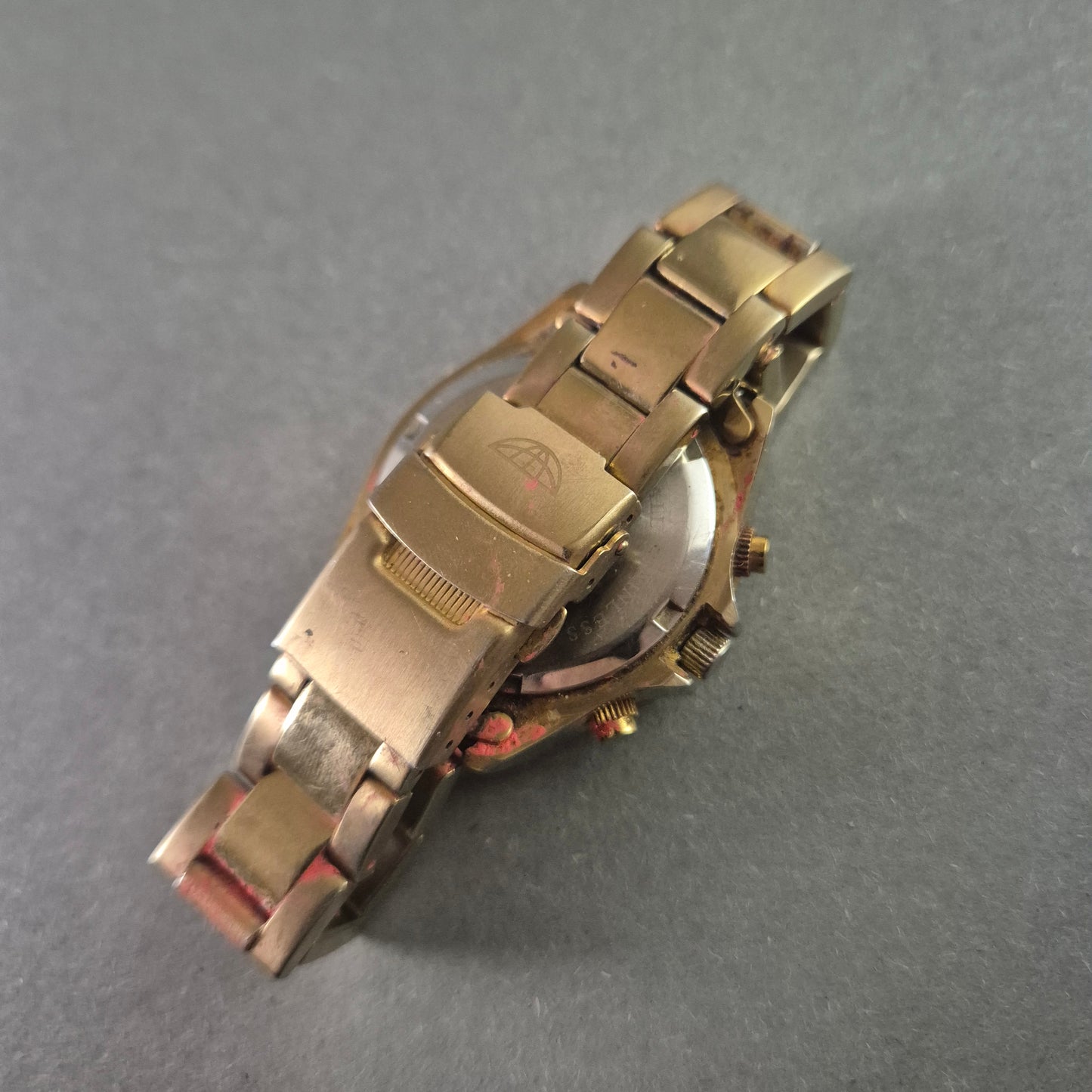 Astron Herren-Chronograph – Vergoldete Sportuhr mit schwarzem Zifferblatt