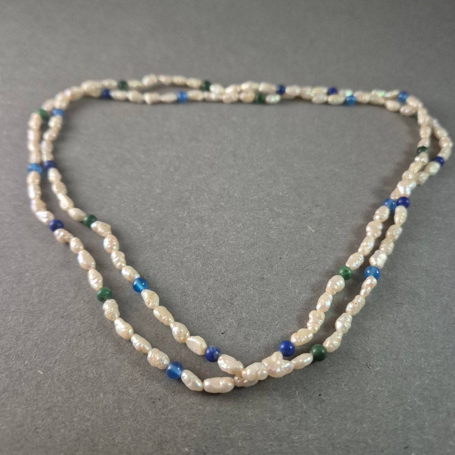 Perlenkette Farbigen Edelsteinakzenten für elegante Auftritte