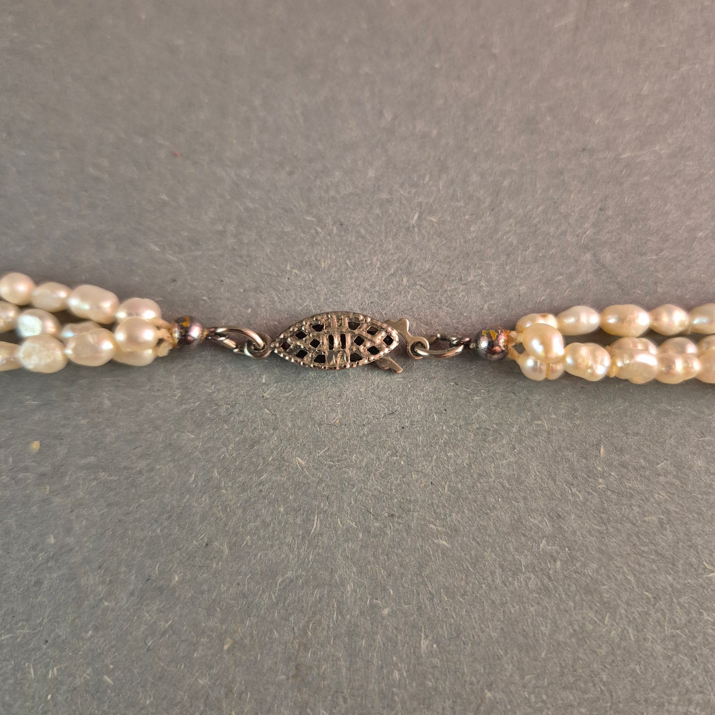 Vintage-Perlenkette mit Lapislazuli-Akzenten Klassische Schönheit