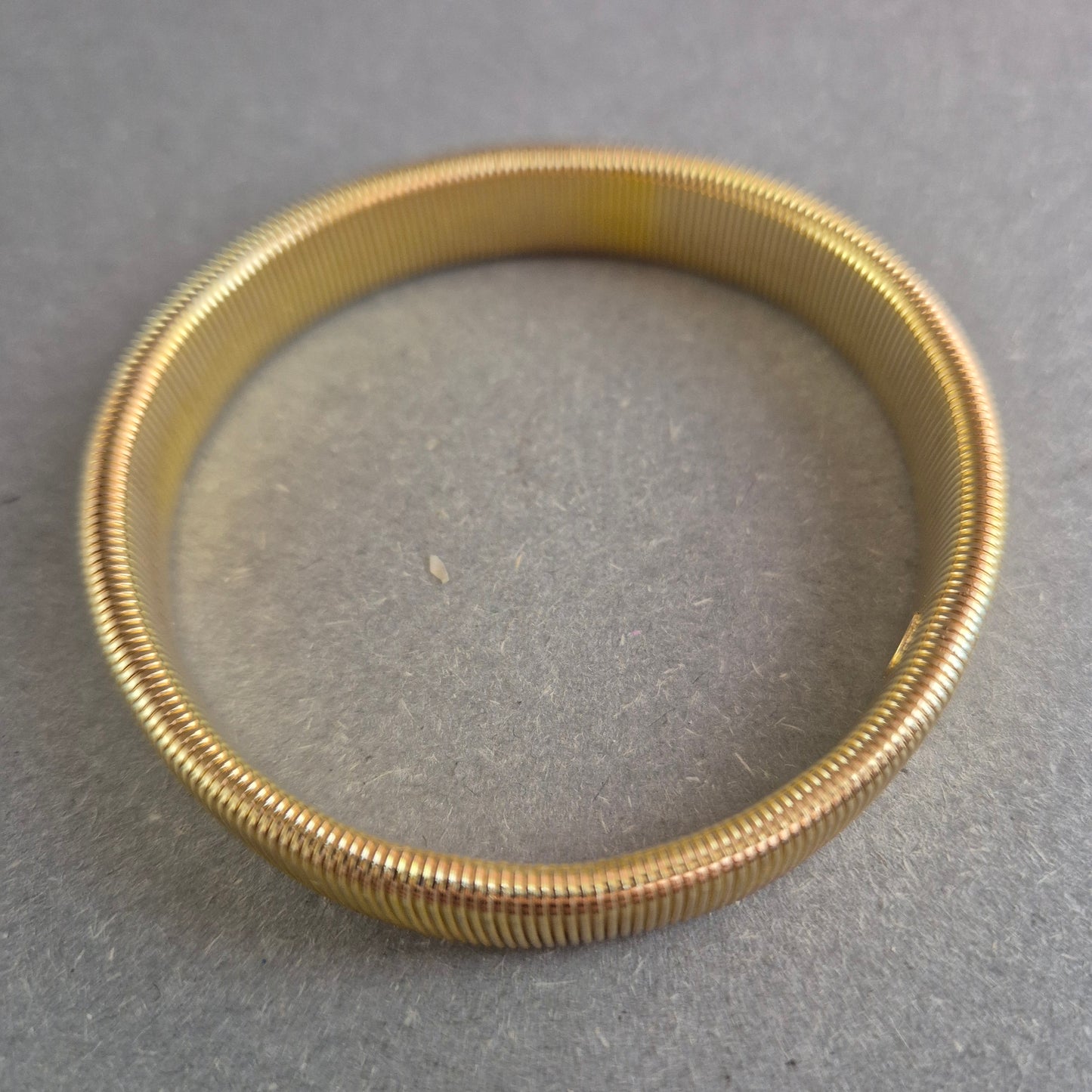 Uhren-Lünette in Goldoptik Präzise Verarbeitung für klassische Armbanduhren