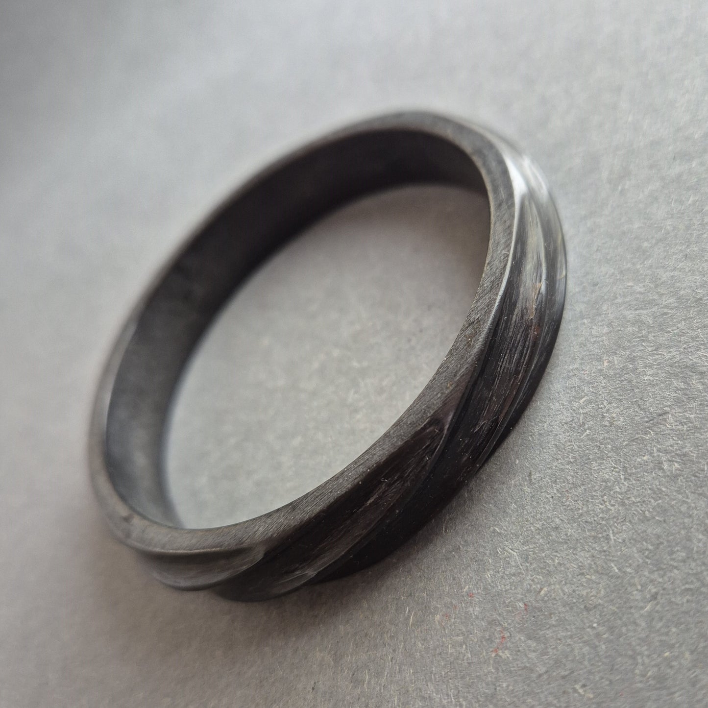 Schlichter Vintage-Armreif aus schwarzem Bakelit – Klassisch & Zeitlos