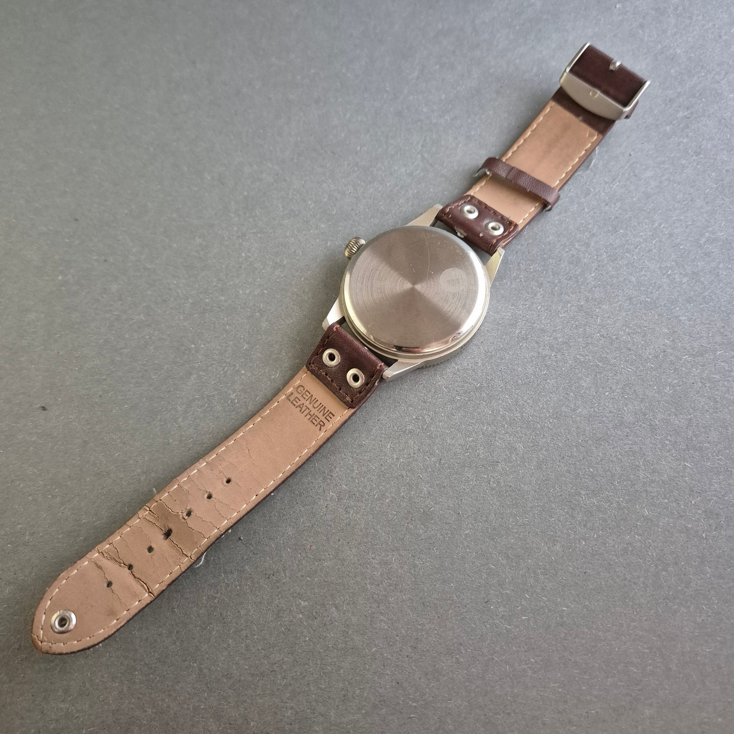 Fliegeruhr Herrenarmbanduhr Klassisches B-Uhr Design mit Nietenarmband