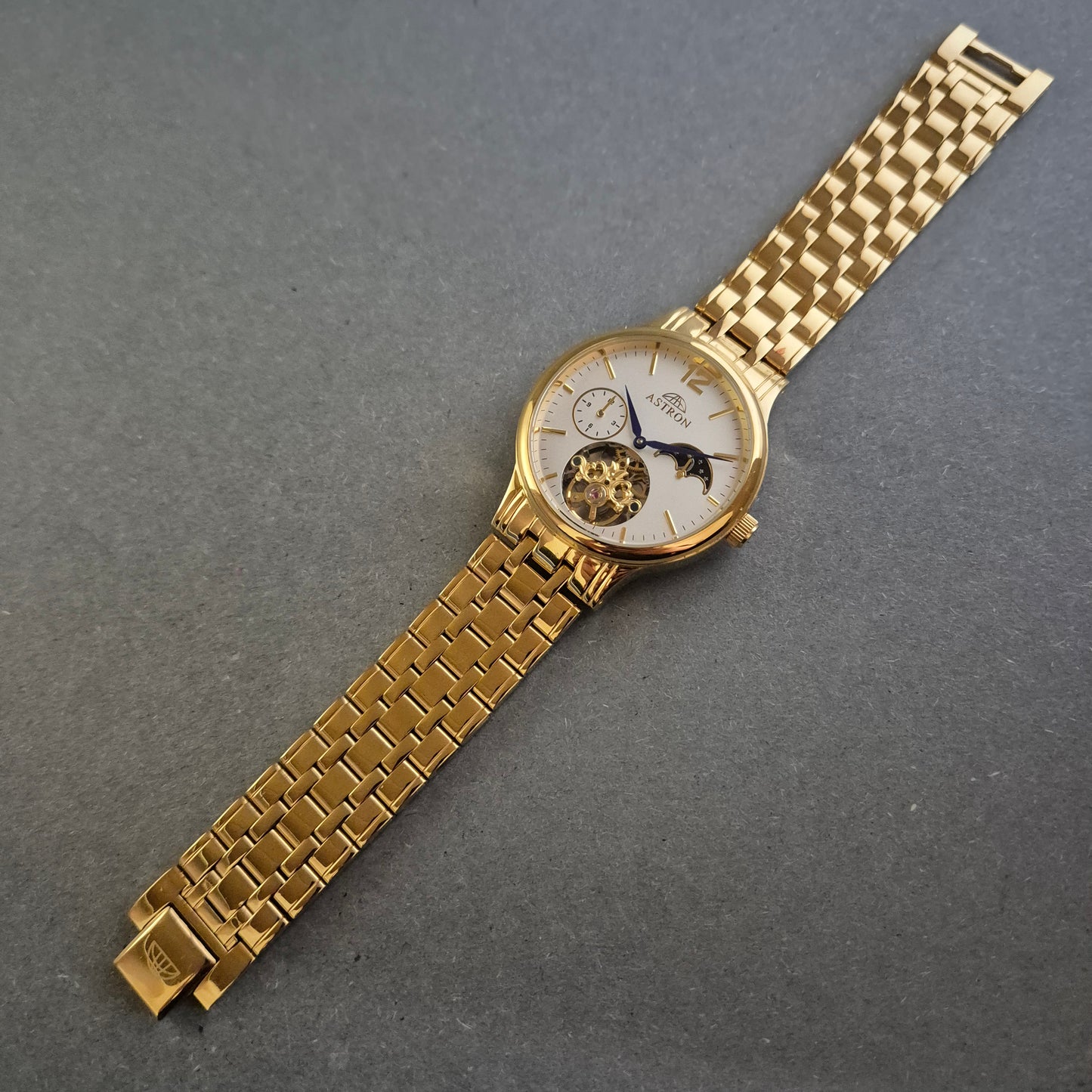 Luxuriöse Astron Herrenarmbanduhr – Automatikwerk im goldfarbenen Design