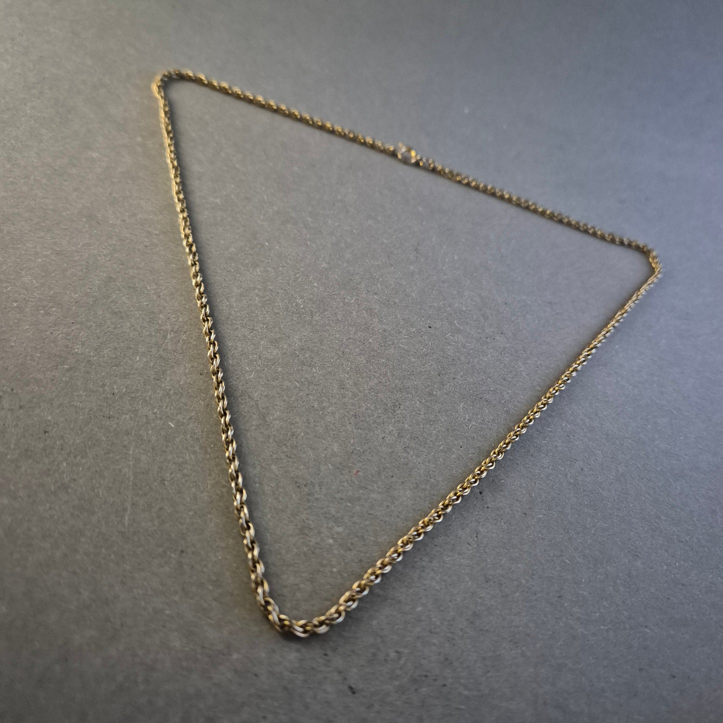 Vergoldete Halskette mit feinem Kordel-Design – Zeitlose Eleganz