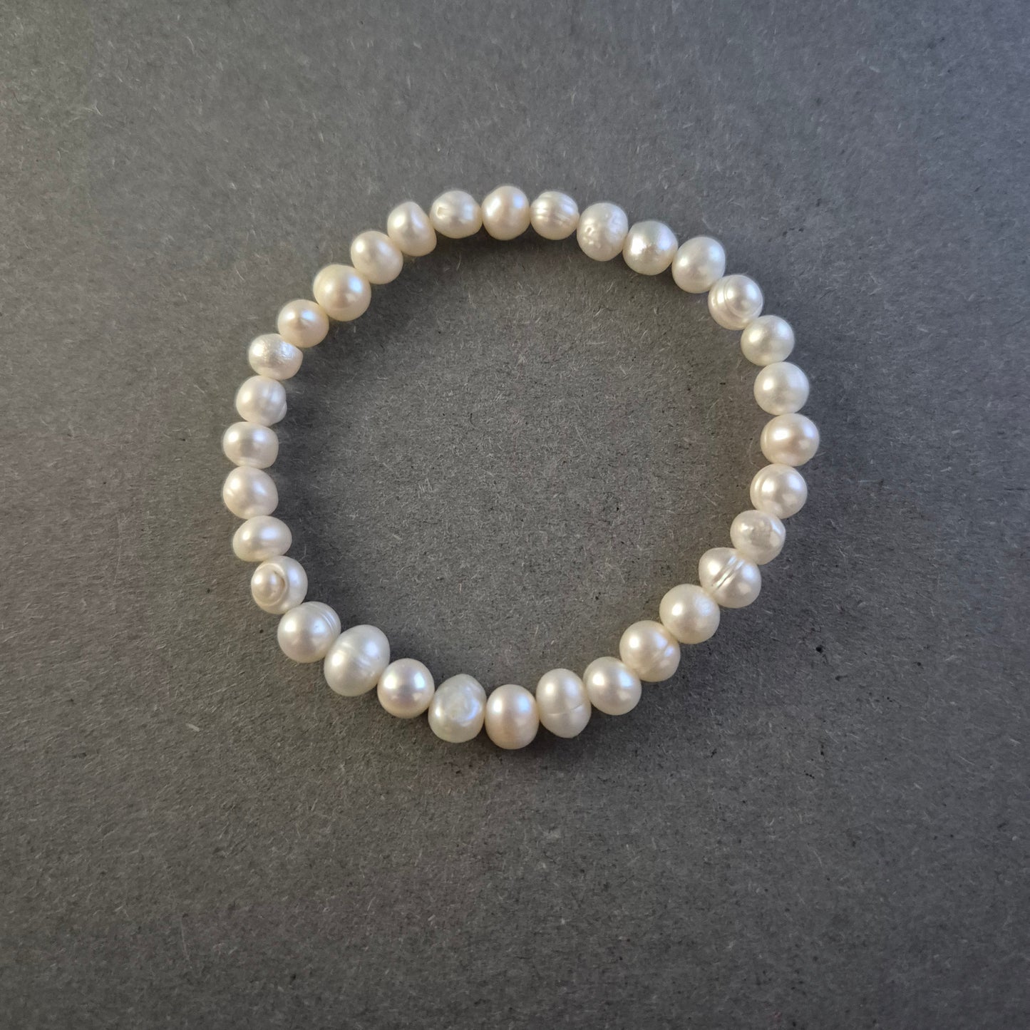 Elegantes Perlenarmband – Klassisch und stilvoll für jeden Anlass