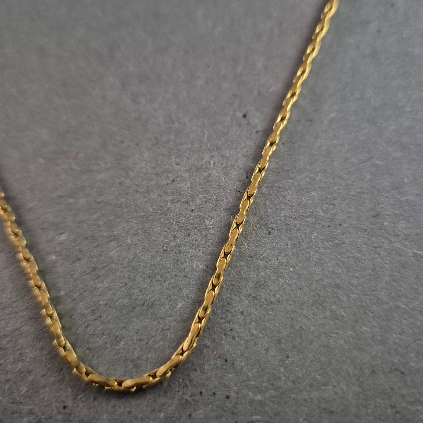 Feine vergoldete Halskette – Klassischer Look für stilvolle Auftritte