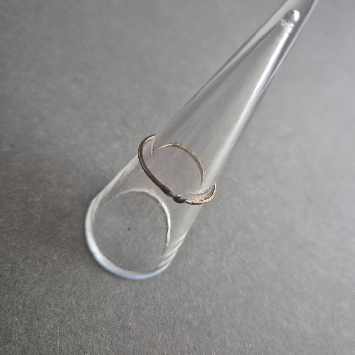 Feiner Vintage-Ring aus Silber – Zarte Ausführung mit Doppelpunkt-Detail