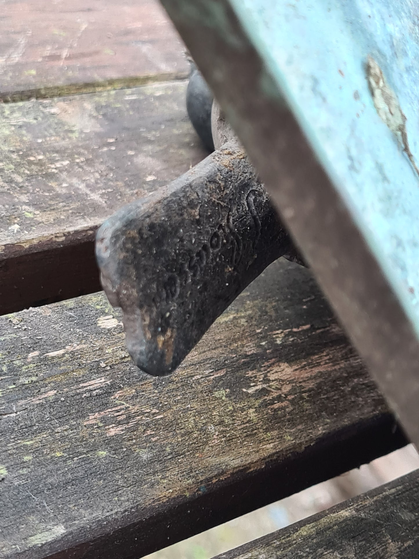 Bronzeskulptur eines Vogels Signiert Bronzefigur 21cm