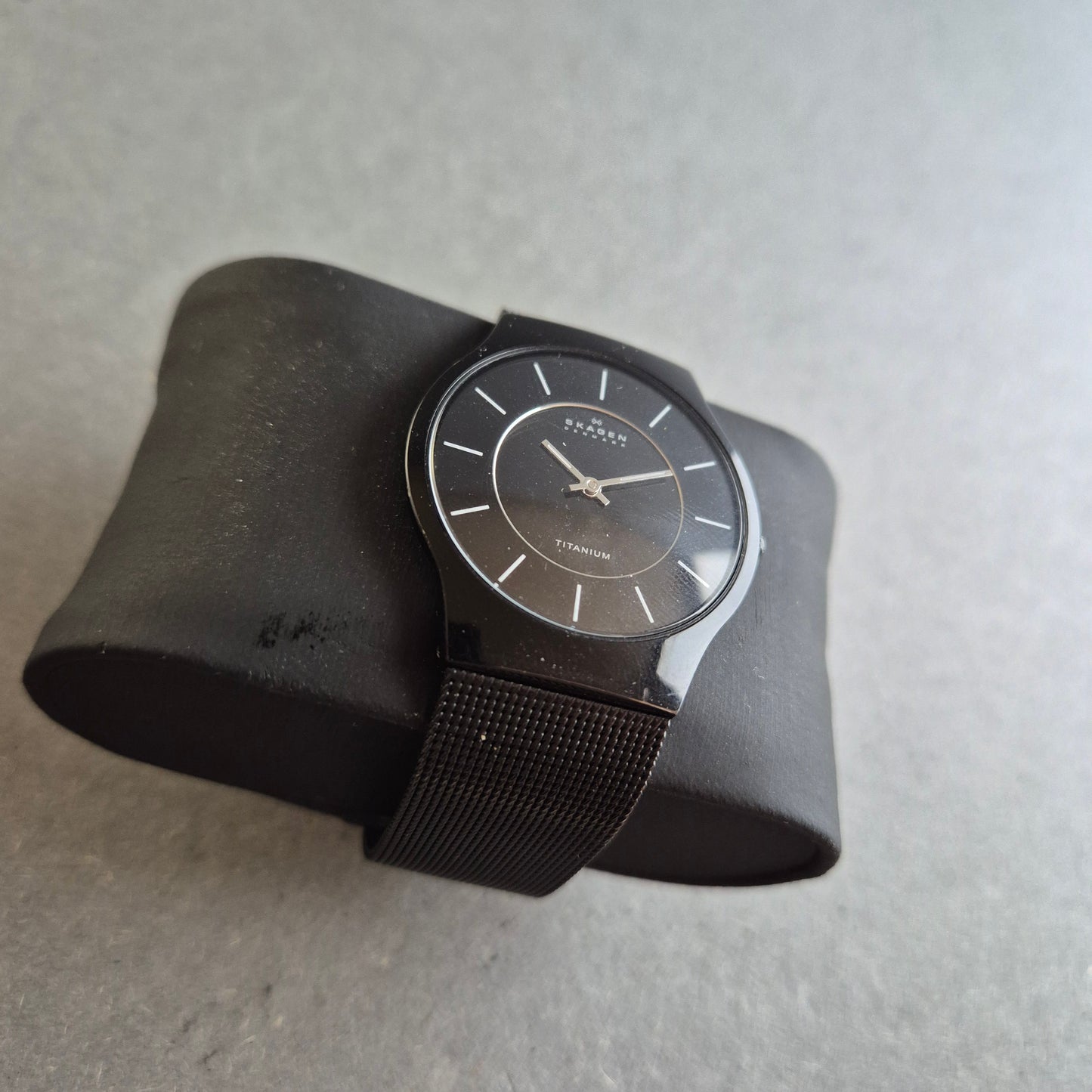 Skagen Herrenarmbanduhr aus Titan – Ultraleichtes, schwarzes Design