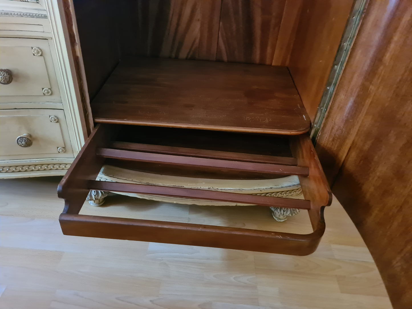 Antiker Kleiderschrank Schminktisch Schrank Louis Seize 250cm