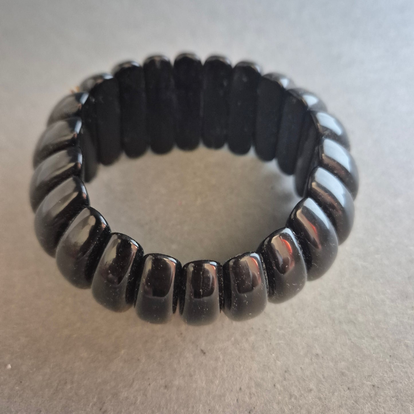 Schwarzes Stretcharmband im Chunky-Stil – Kraftvoll & modern