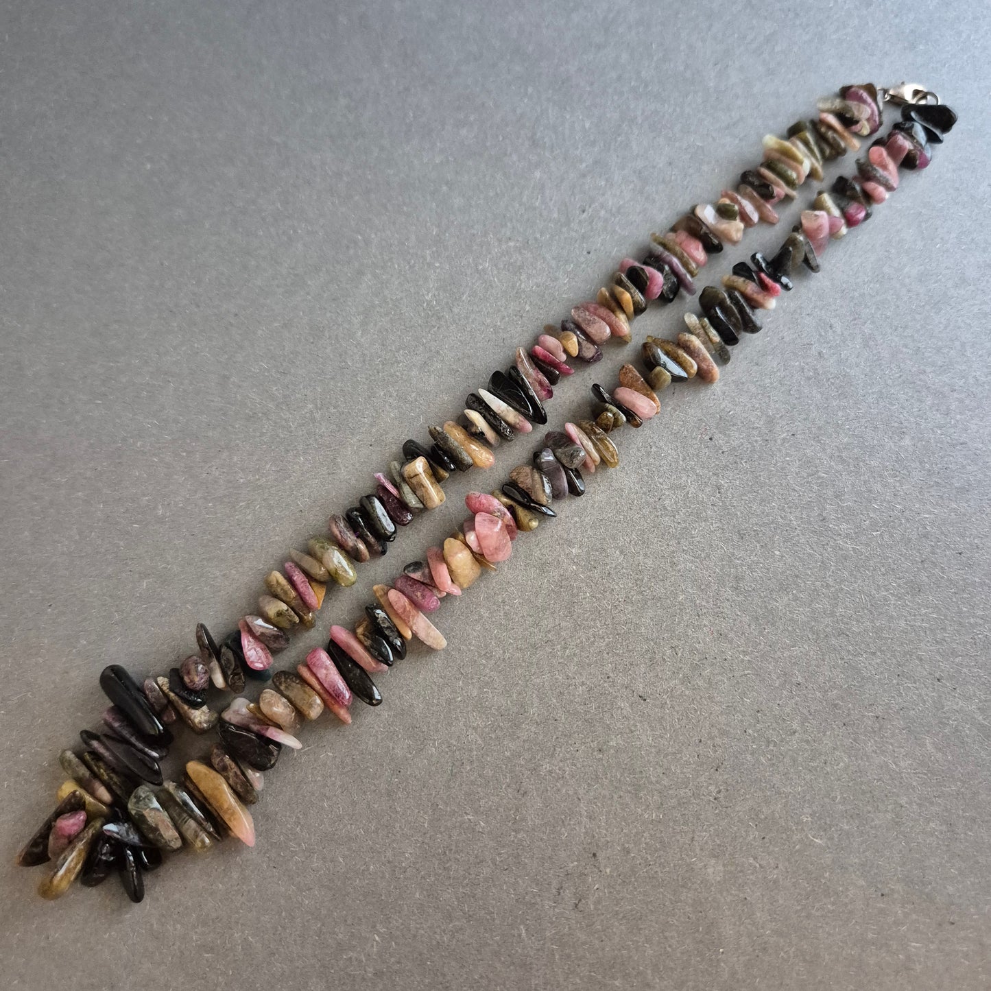 Natürliche Splitterkette mit buntem Turmalin-Mix
