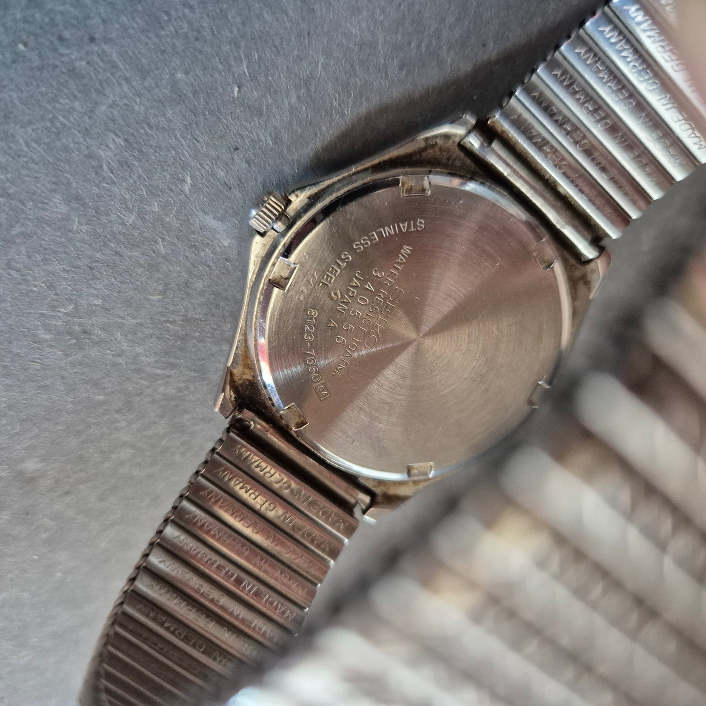 Klassische Seiko Quartz Armband Uhr – Edelstahl & Day-Date-Anzeige