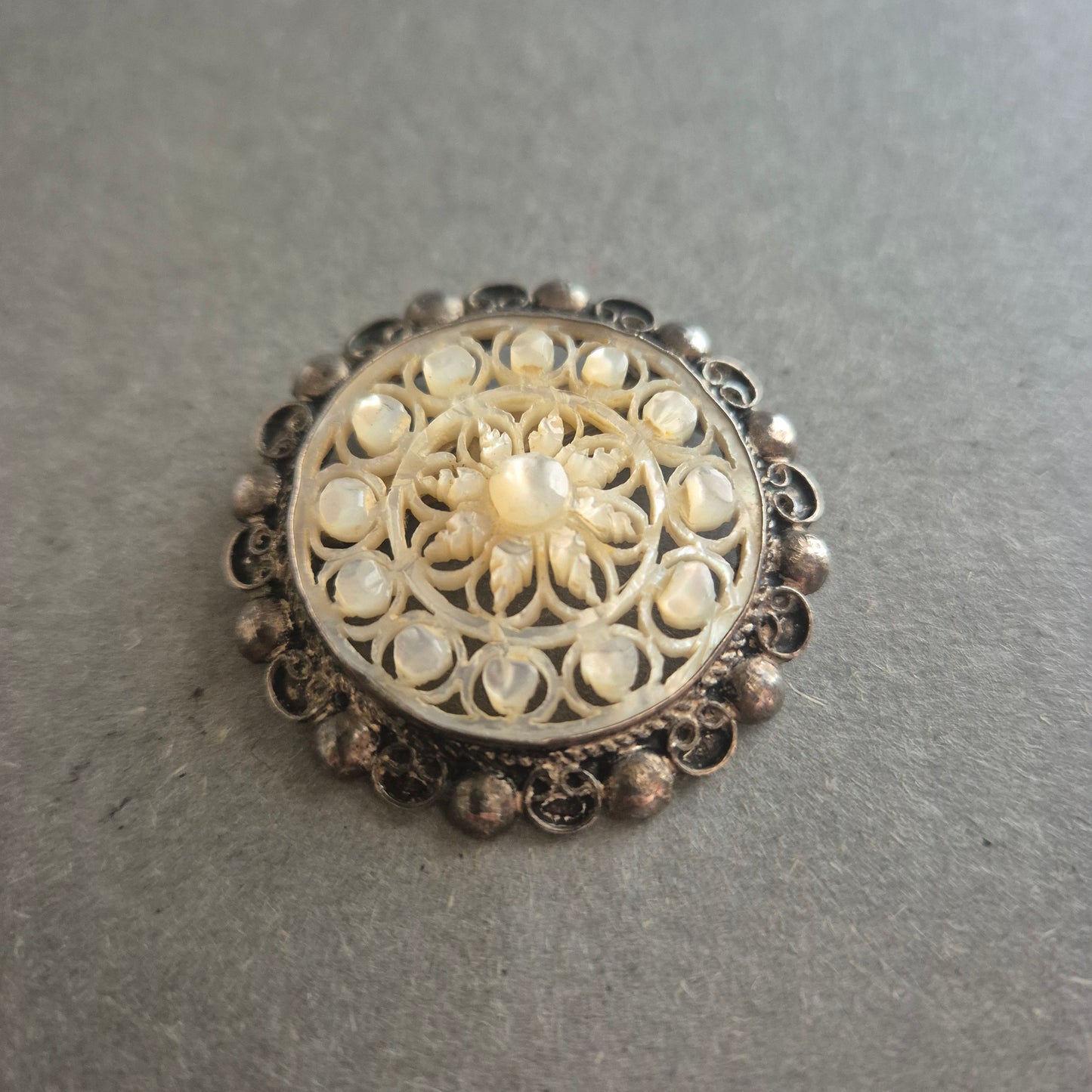 Filigrane Jerusalem-Brosche aus 925er Silber – Mit Perlmutteinlage