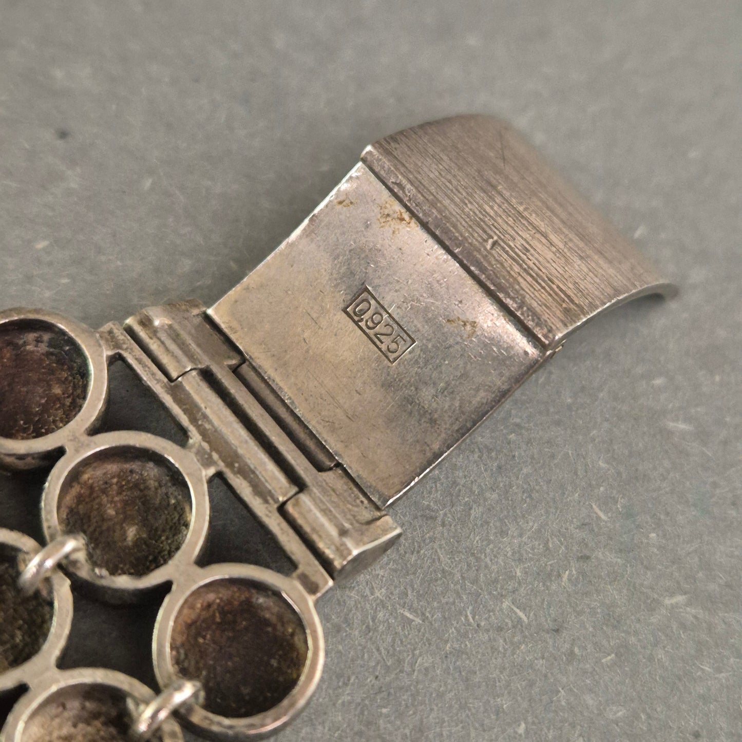 Vintage Damenarmbanduhr aus 925er Silber – Extravagantes Design