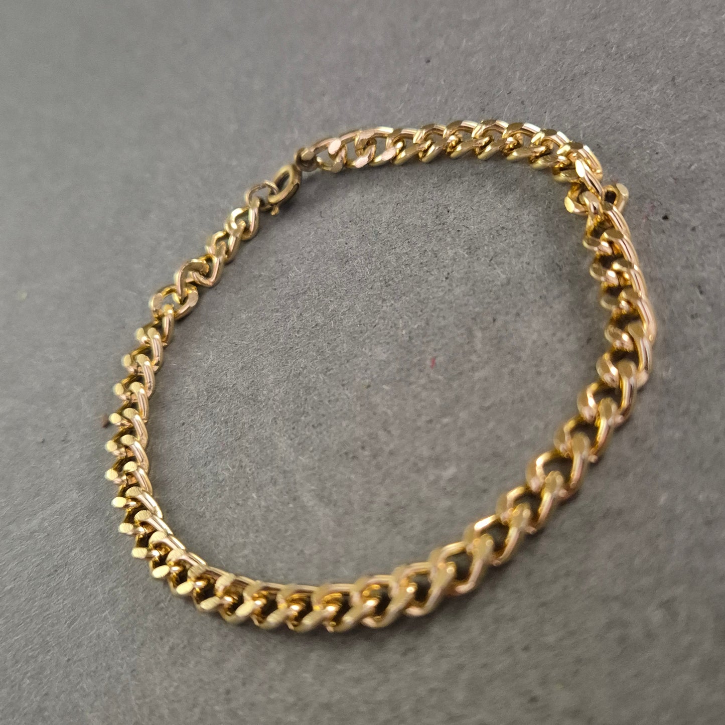 Feines Vintage-Armband aus vergoldetem Metall – Schlichte Eleganz