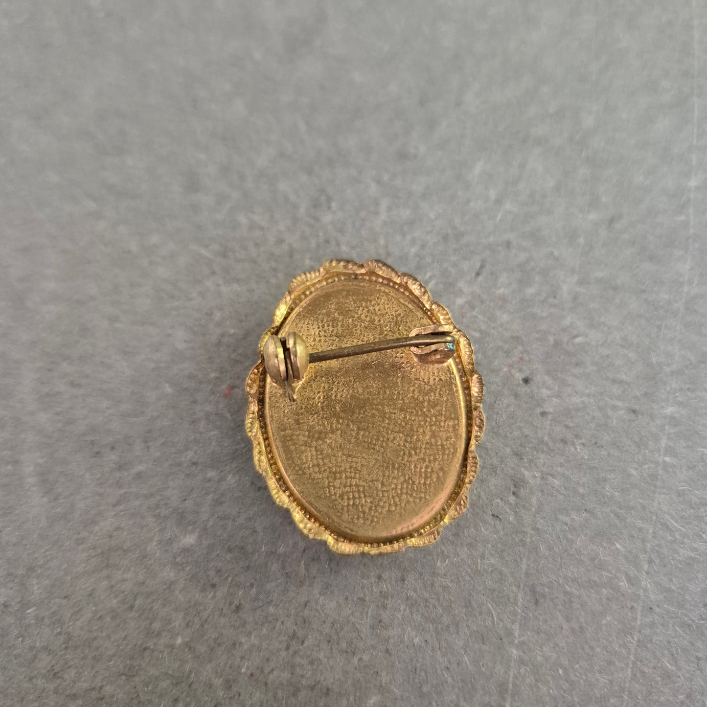 Klassische Vintage-Cameo Brosche – Damenprofil im Antikstil