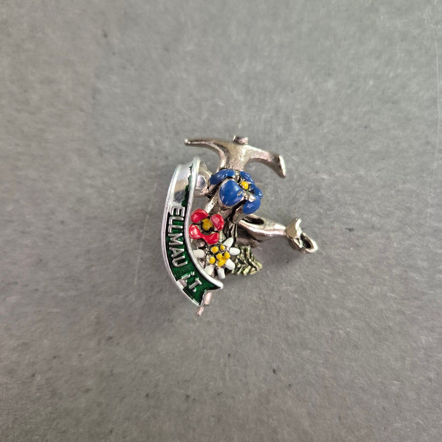 Vintage Anstecknadel Elmau – Alpenstil mit floralen Details