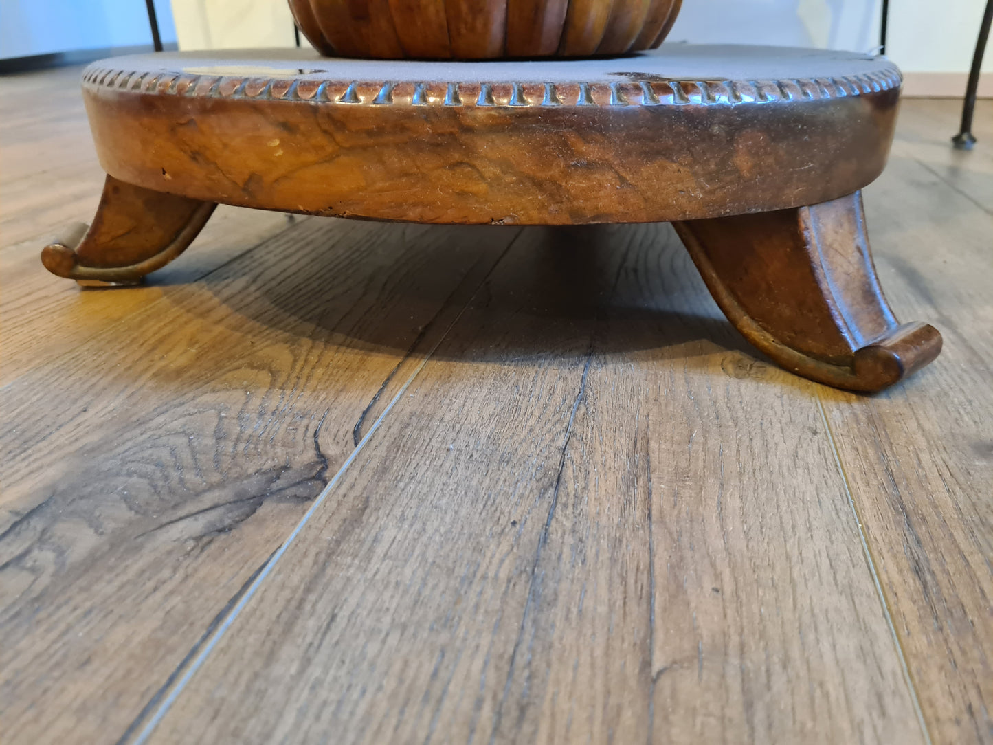 Biedermeier Esstisch Nussbaumholz 19 Jahrhundert Antik Mobiliar 111cm