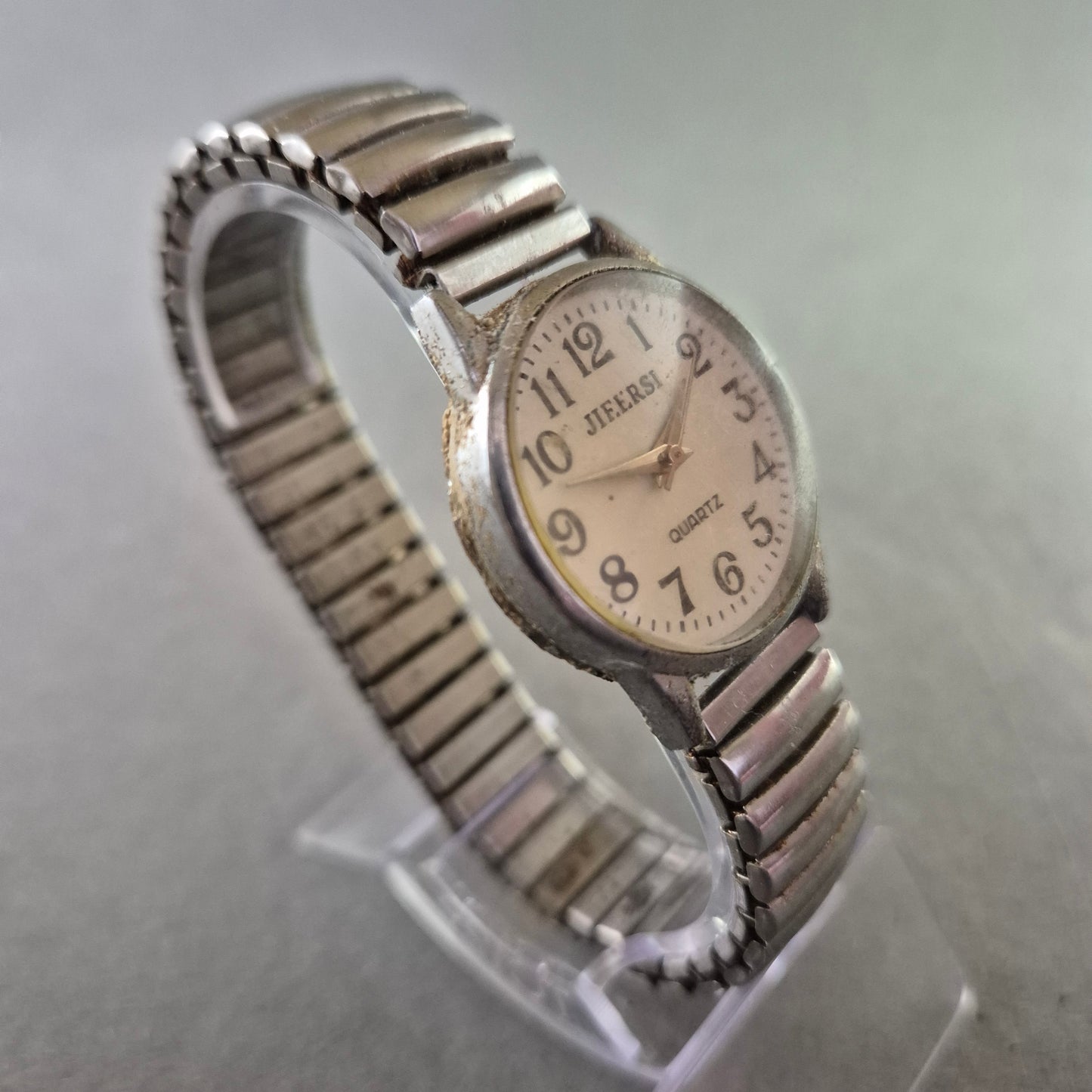 Schlichte JIEERSI Damenarmbanduhr – Praktisch mit Flexband