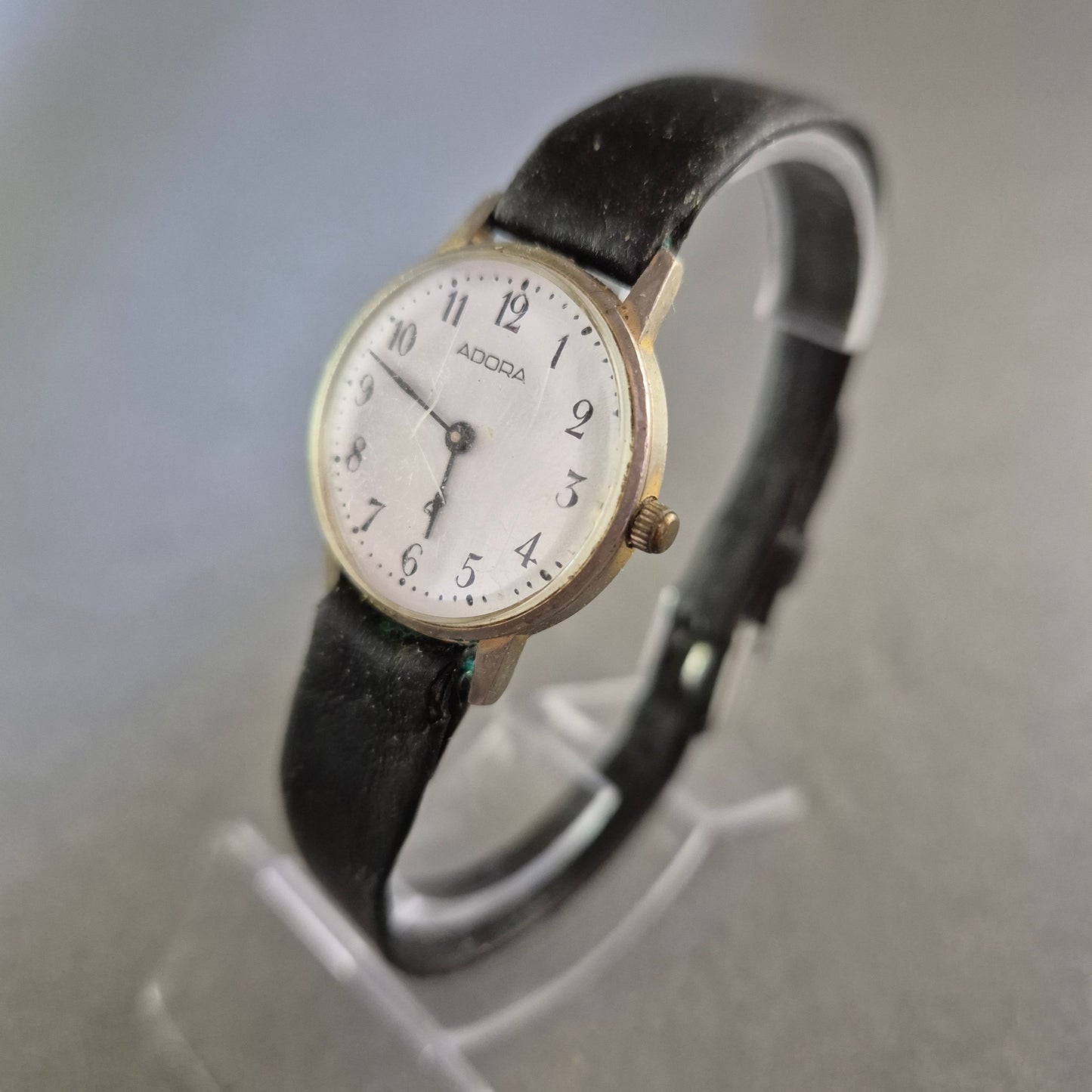 Adora Damenarmbanduhr – Klassisch schlicht mit Lederarmband