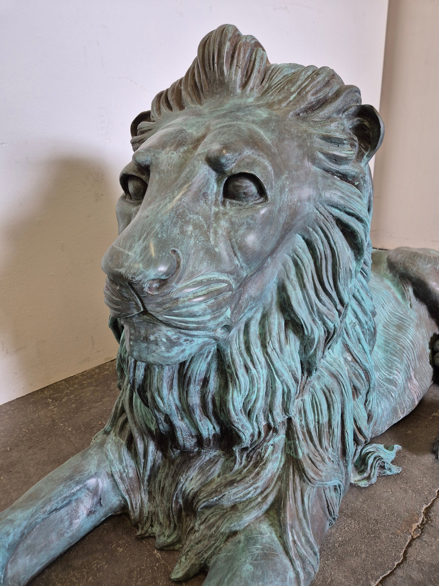 Lebensgroße Bronze Skulptur Liegender Löwe Massiv Schwer ca. 150kg