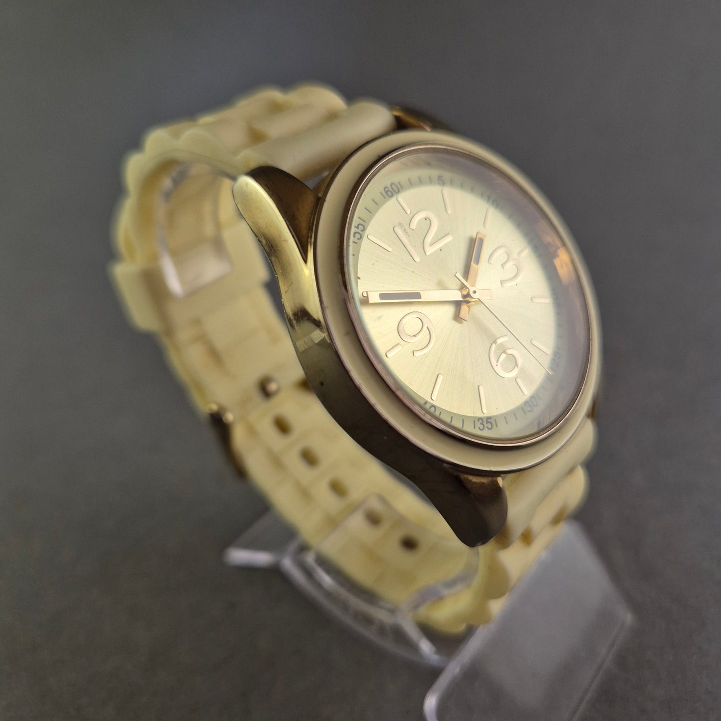 Bijou Brigitte Damen Uhr – Goldfarben mit strukturiertem Silikonband