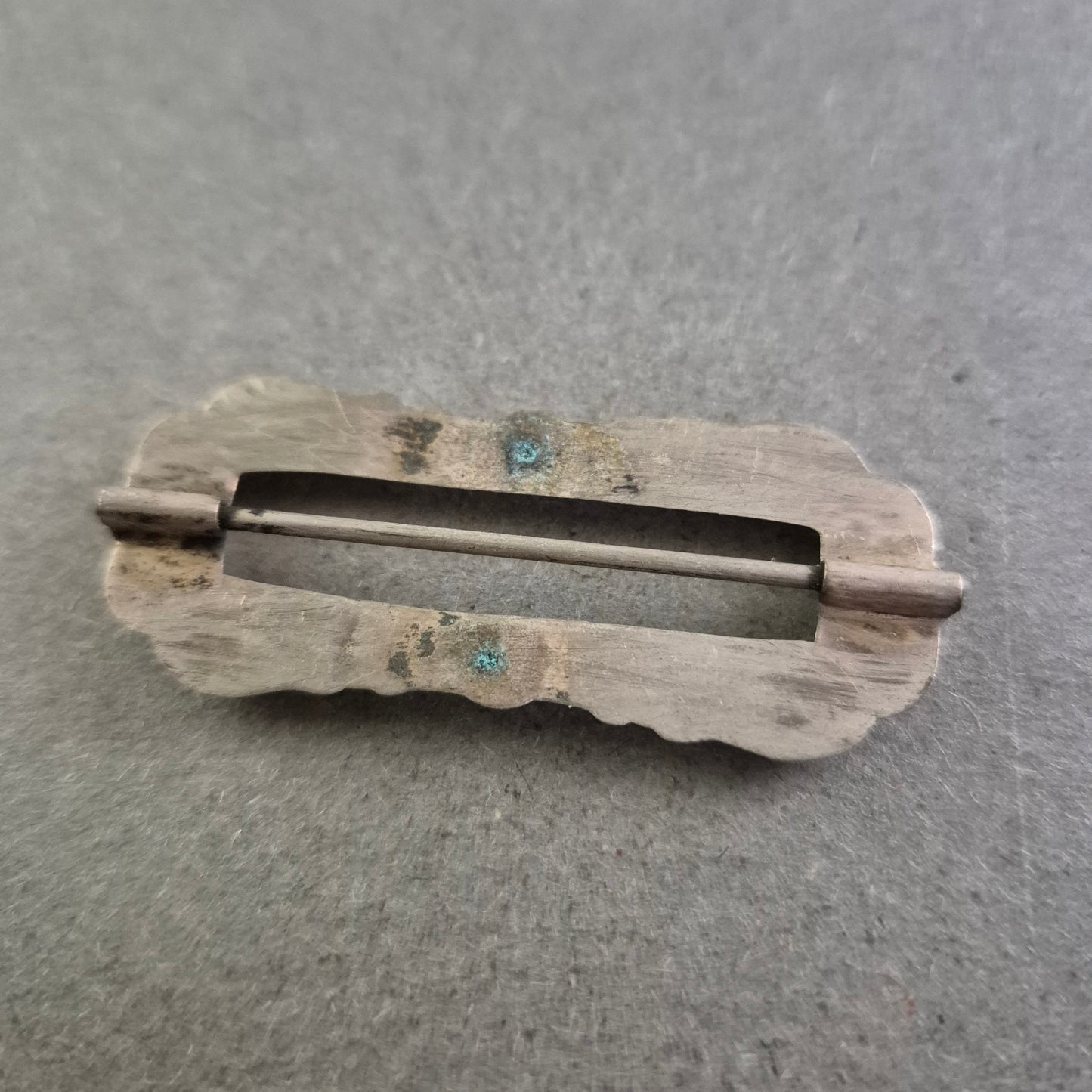 Antike Gürtelschnalle aus Metall – Florales Jugendstil-Design