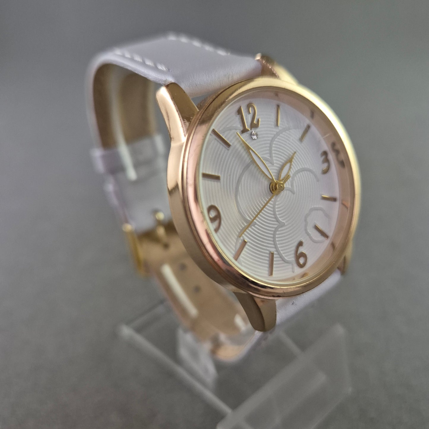 Eternal Love Damenarmbanduhr – Feminines Design mit floralem Muster