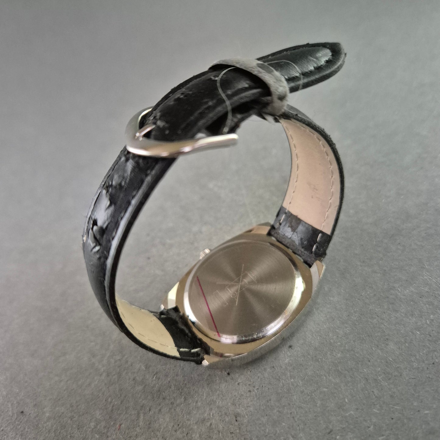 Stegmann Herrenarmbanduhr mit schwarzem Zifferblatt – Klassisch & Klar