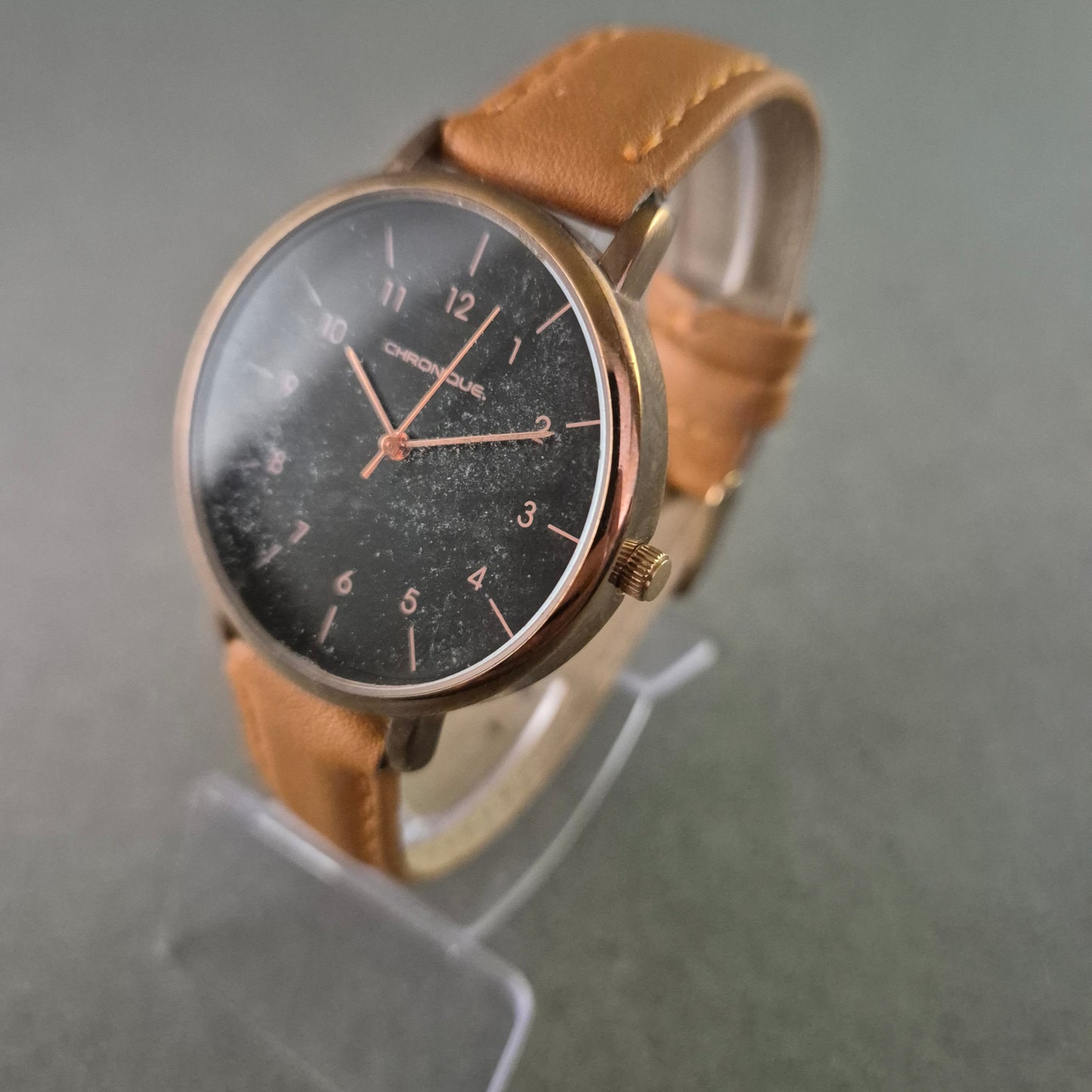 Chronique Herrenarmbanduhr – Minimalistisches Design mit Lederarmband