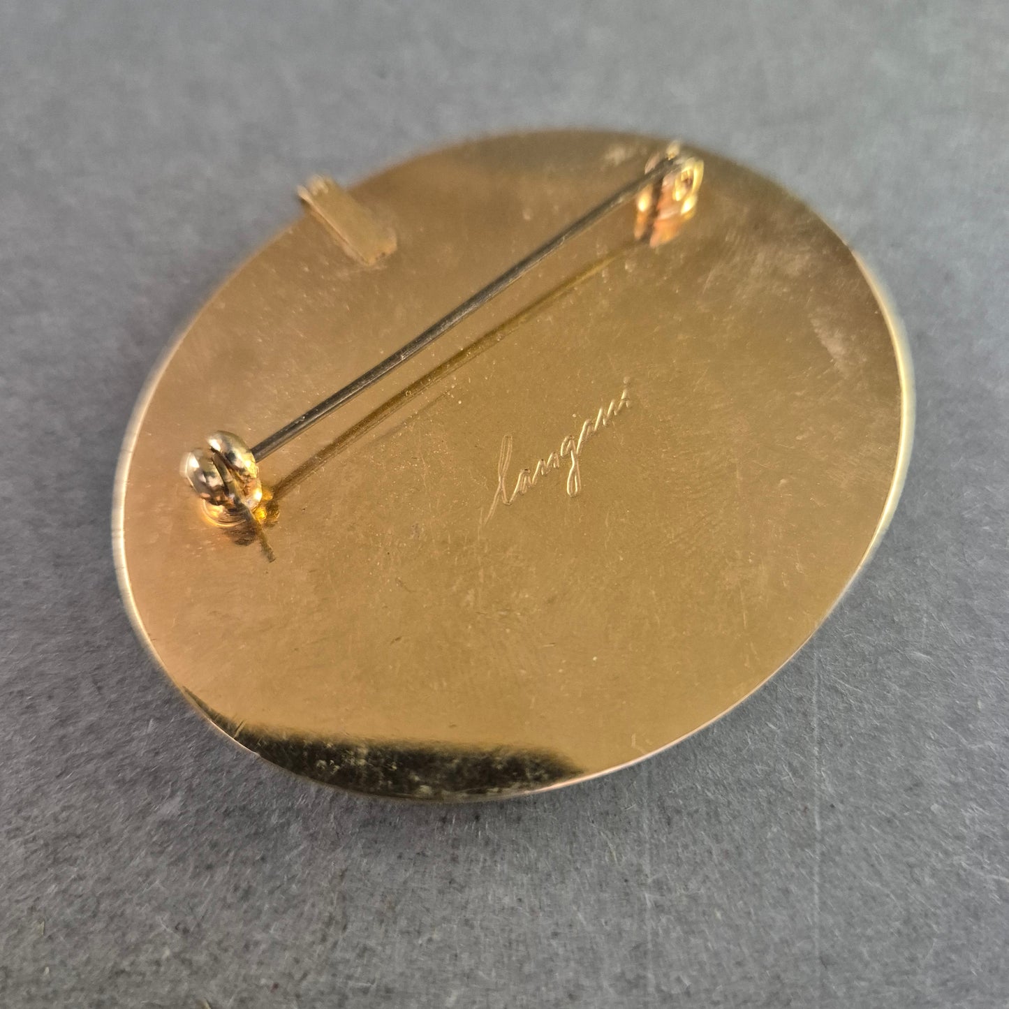 Signierte Langani Vintage-Brosche mit Naturstein – Eleganter Retro-Charme