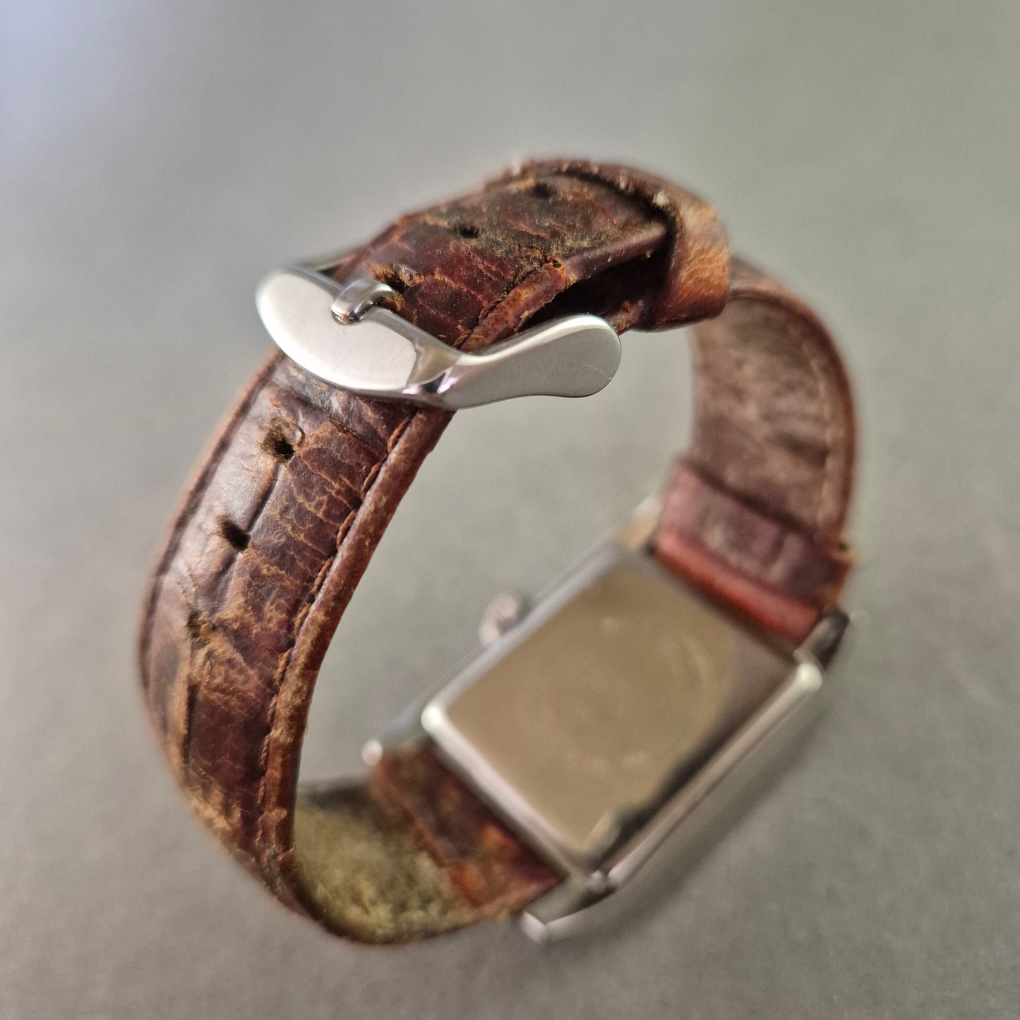 Elegante Esprit Damenarmbanduhr – Rechteckiges Gehäuse mit Vintage-Charme