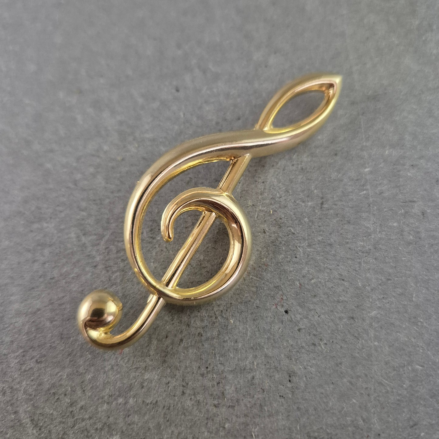 Vergoldete Brosche Violinschlüssel Form Elegantes Accessoire Musikliebhaber