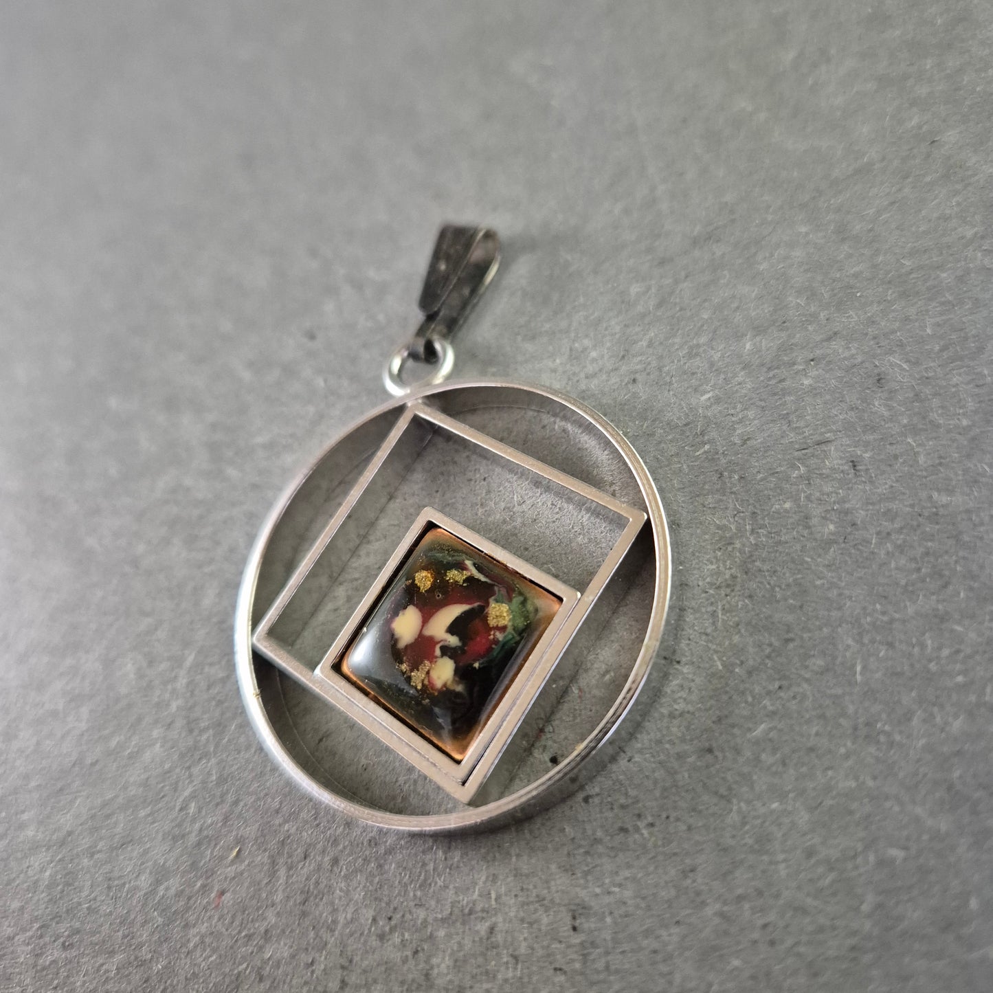 Vintage Anhänger Abstrakt – Geometrisches Design & Emaille