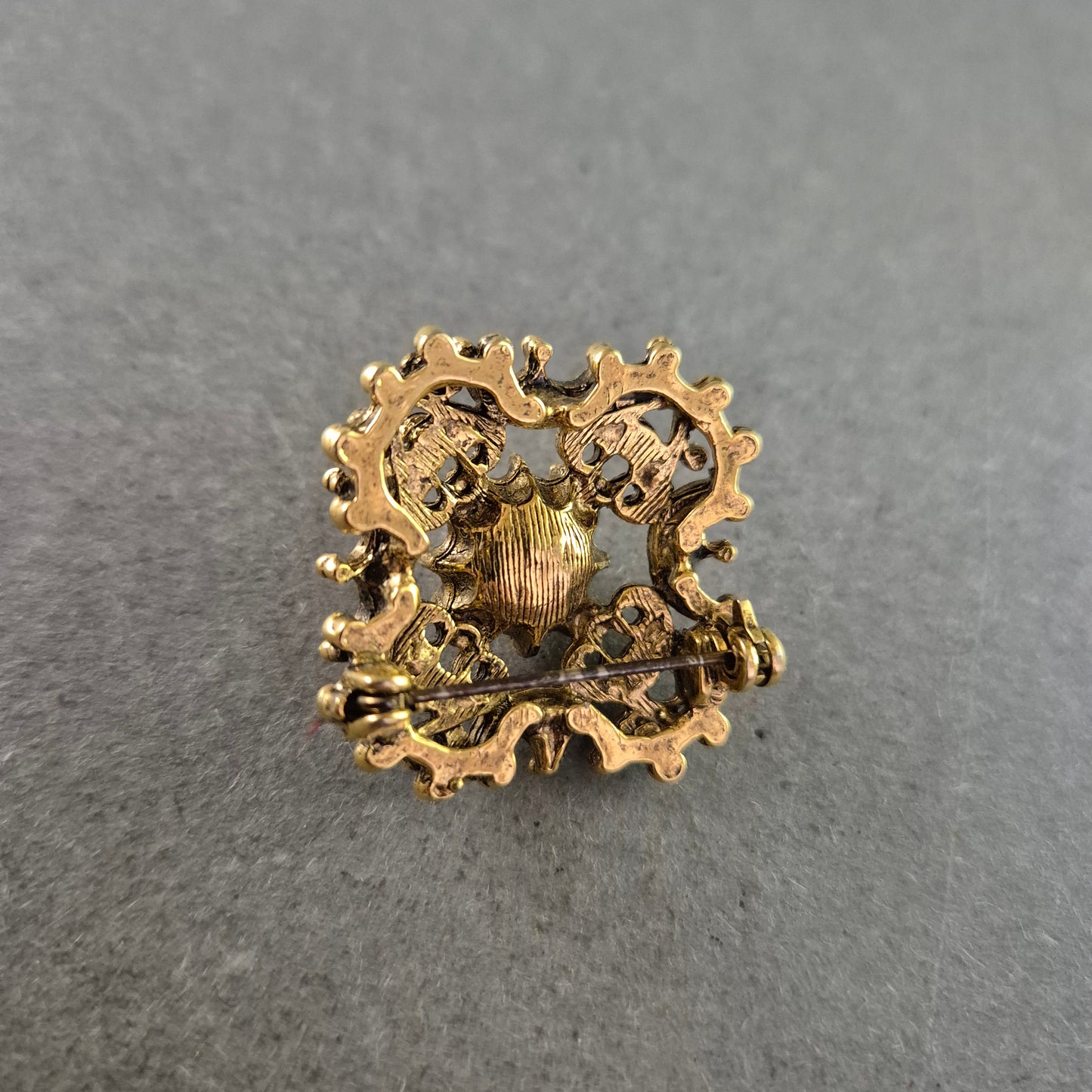 Vintage Brosche Gold Quadrat – Filigran & Große Perle