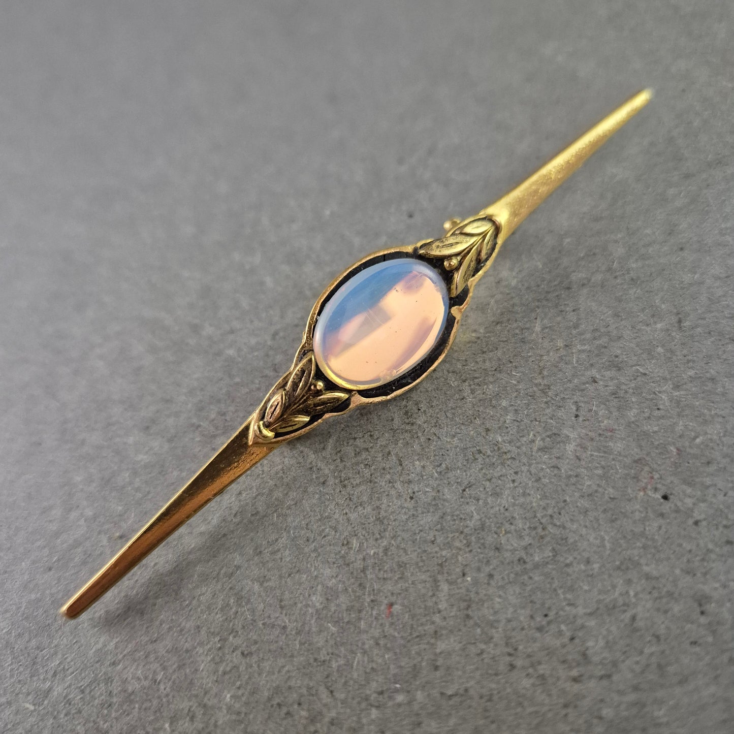 Elegante Vintage Brosche Goldfarben m. Ovalem Stein Opal Look