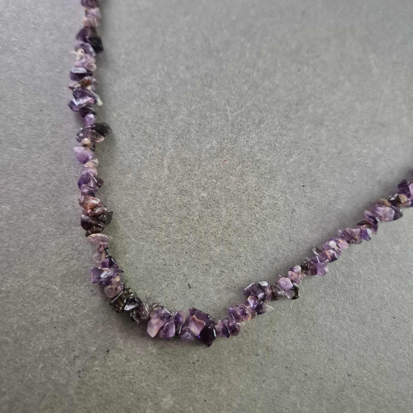 Amethyst Splitterkette – Naturstein Halskette in zartem Violett
