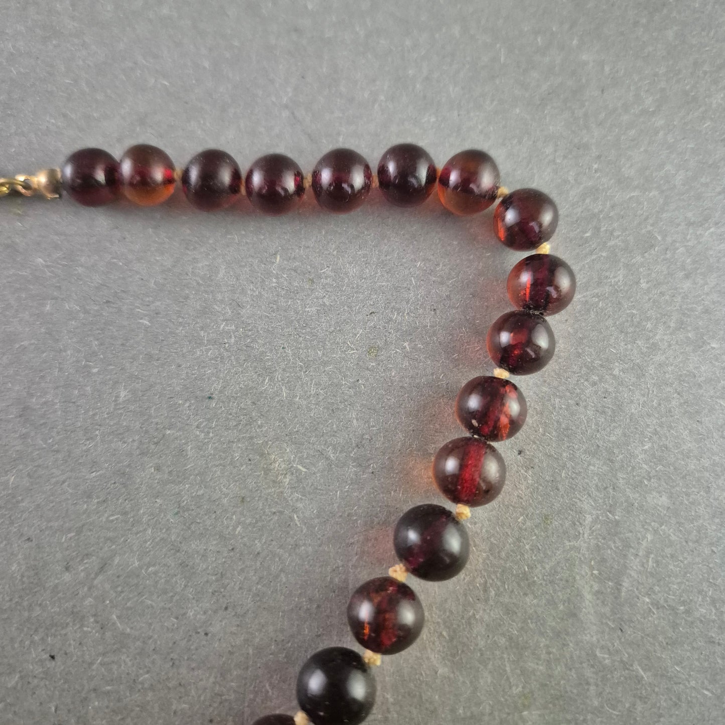 Klassische Bernstein Halskette – Honigfarbene Perlen mit Glanz