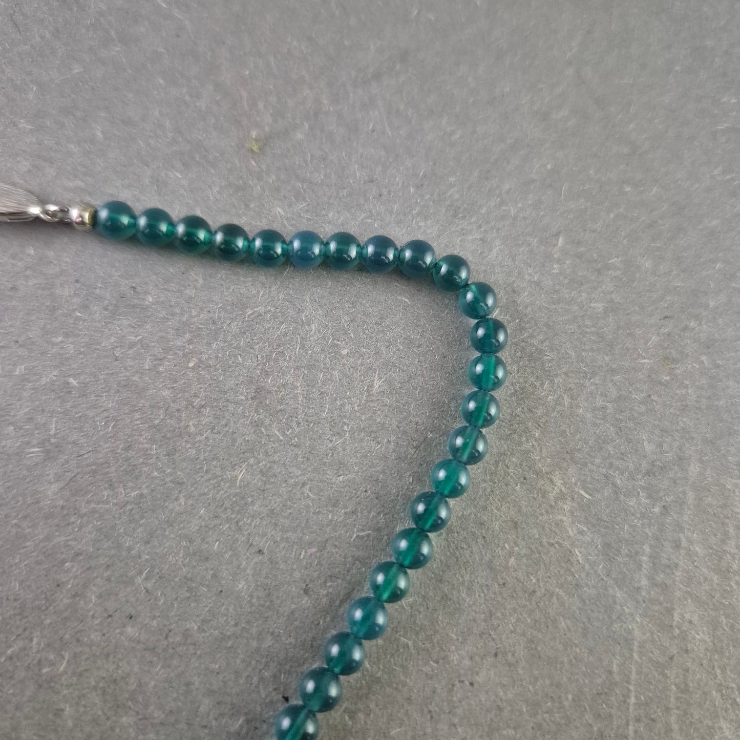 Grüne Edelstein Halskette mit 925er Silberverschluss – Klassisch & Edel