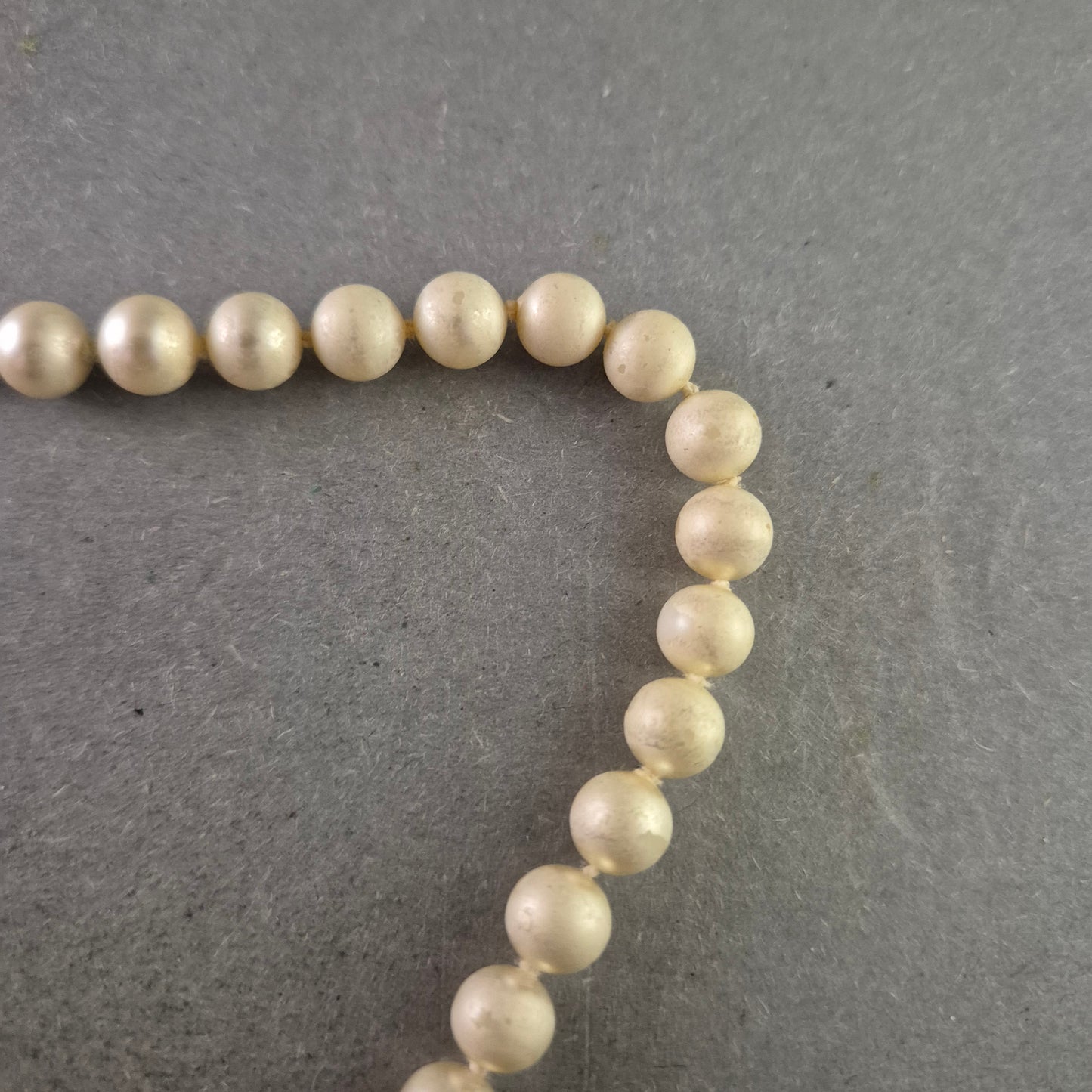 Klassische Perlen Halskette – Eleganter Vintage-Look in Creme