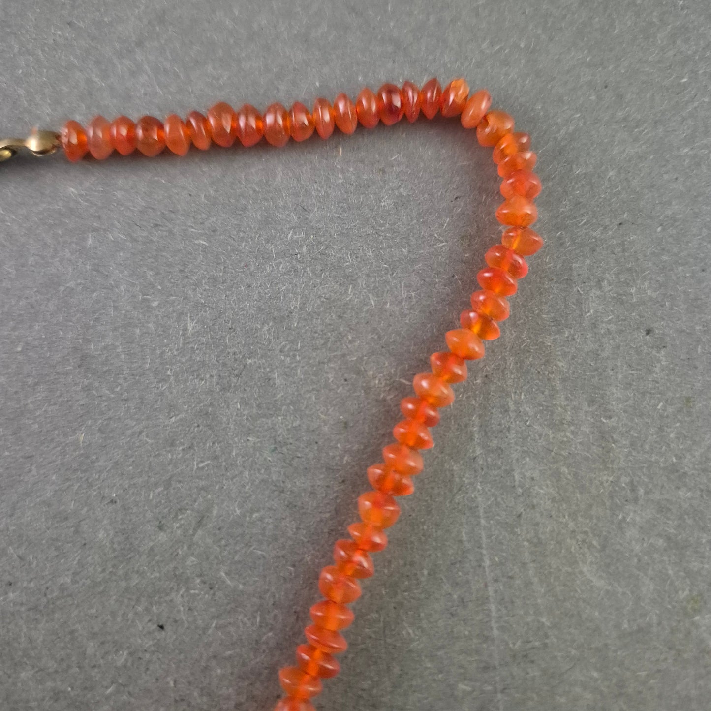 Oranger Karneol Halskette – Feine Edelsteinperlen in warmem Ton