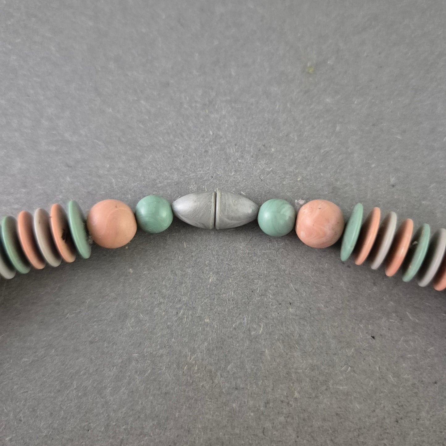 Vintage Keramikkette in Pastellfarben – Handgefertigter Boho-Look