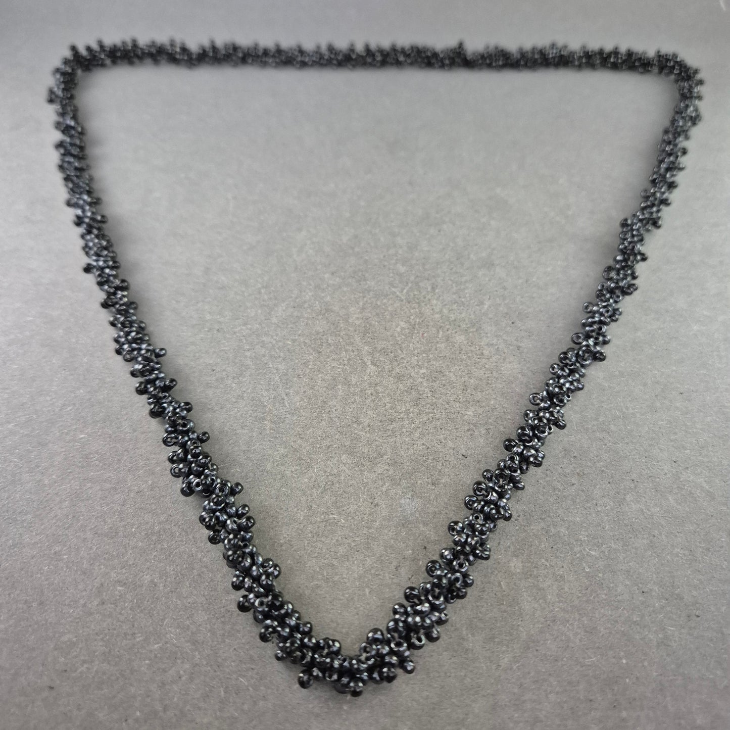 Schwarze Glasperlen Halskette – Handgearbeitet & Glänzend