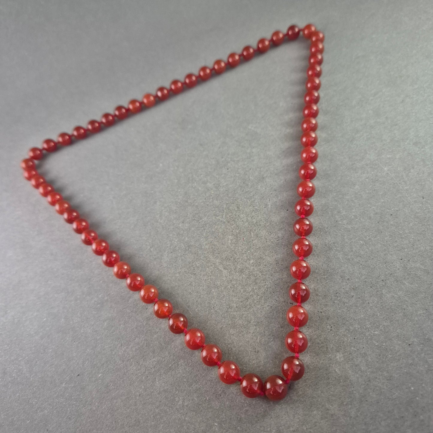 Elegante Halskette aus roten Karneol-Perlen