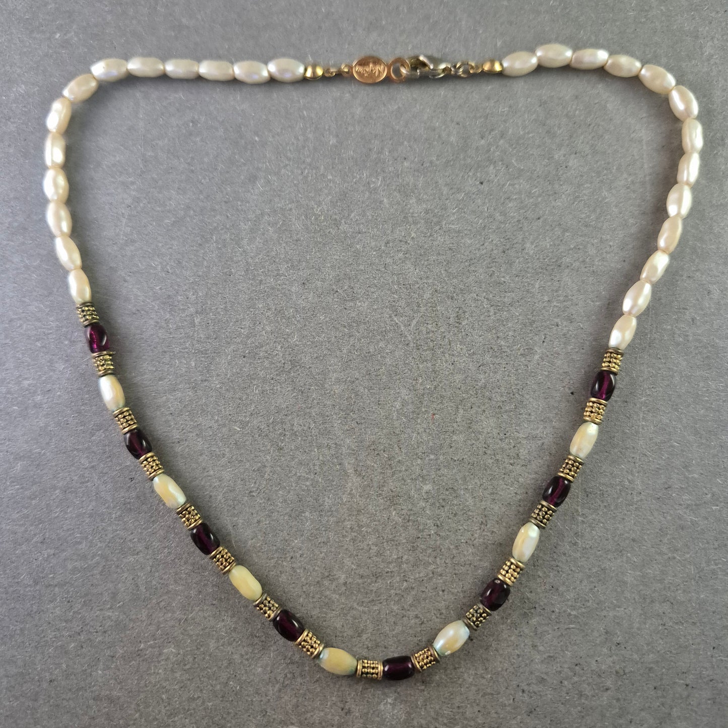 Napier Perlenkette mit Granat und Goldakzenten